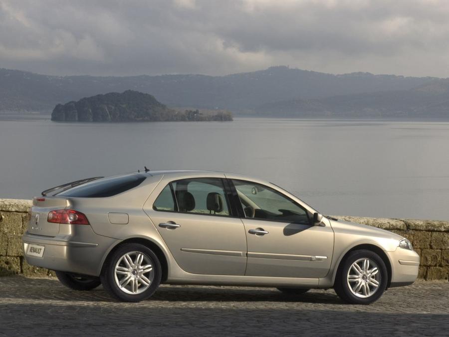  Renault Laguna II 2005 года  (фото 12 из 13)